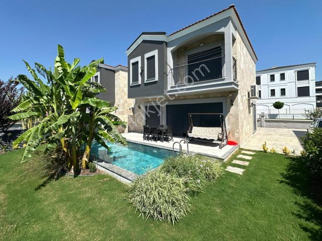 Kuşadasi, Aydin içerisinde kiralık Villa