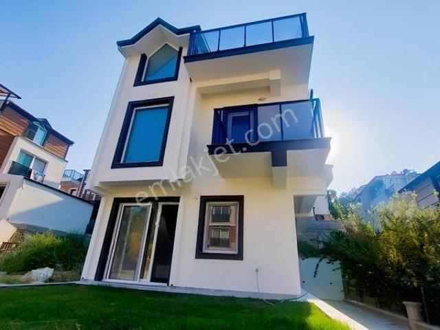 Kuşadasi, Aydin içerisinde satılık Villa