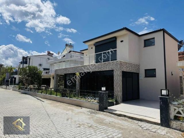 Kuşadasi, Aydin içerisinde satılık Villa