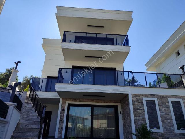 Kuşadasi, Aydin içerisinde satılık Villa