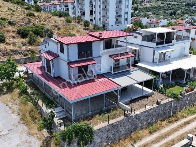 Kuşadasi, Aydin içerisinde satılık Arsa