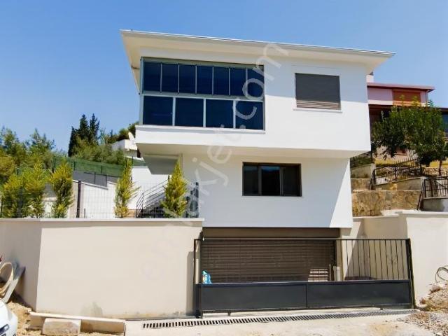 Kuşadasi, Aydin içerisinde satılık Villa