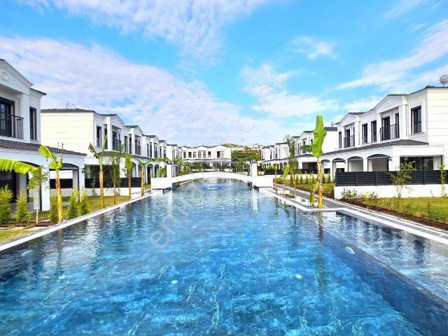 Kuşadasi, Aydin içerisinde satılık Villa