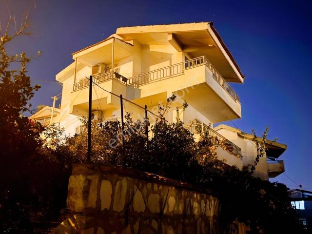 Kuşadasi, Aydin içerisinde satılık Villa