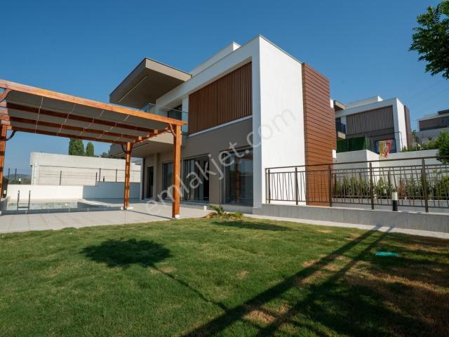 Kuşadasi, Aydin içerisinde satılık Villa