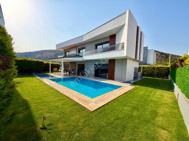 Kuşadası, Kuşadasi içerisinde satılık Villa