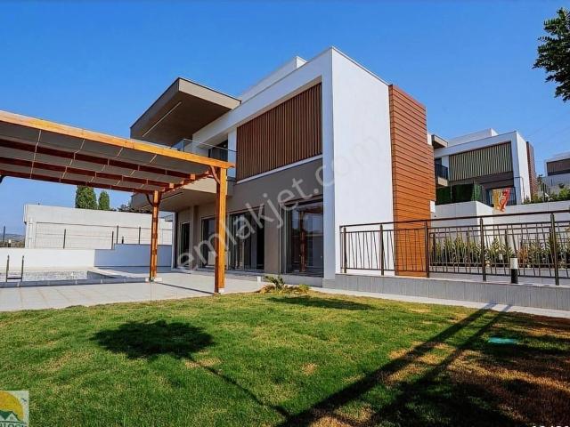 Kuşadasi, Aydin içerisinde satılık Villa