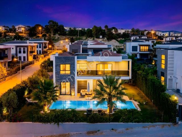 Kuşadasi, Aydin içerisinde satılık Villa