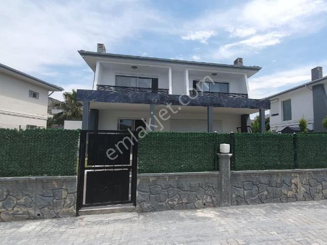 Kuşadasi, Aydin içerisinde satılık Villa
