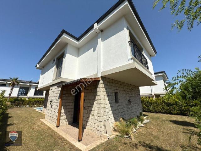 Yaylaköy Mahallesi, Kuşadası içerisinde satılık Villa