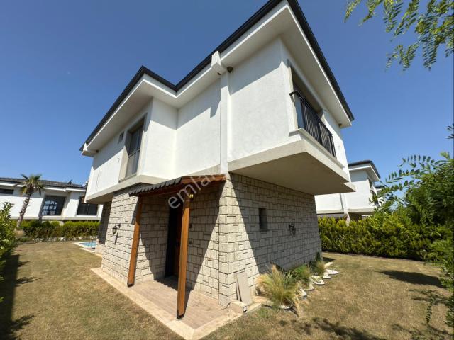 Kuşadasi, Aydin içerisinde satılık Villa