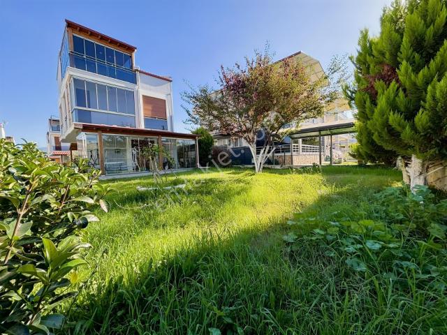 Kuşadasi, Aydin içerisinde satılık Villa