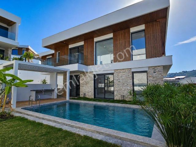 Kuşadasi, Aydin içerisinde satılık Villa