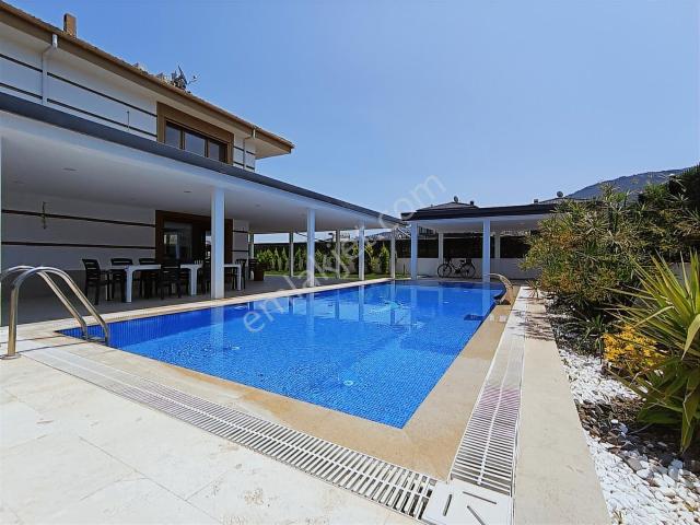 Kuşadasi, Aydin içerisinde satılık Villa