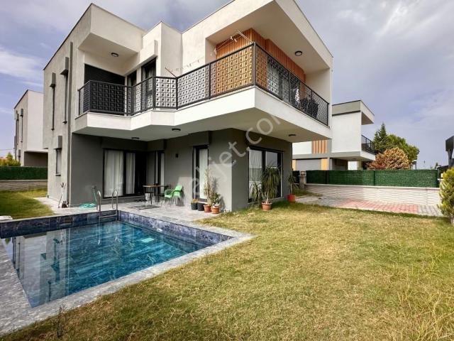 Kuşadasi, Aydin içerisinde satılık Villa