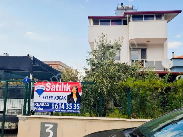 Güzelçamlı Mahallesi, Kuşadası içerisinde satılık Villa