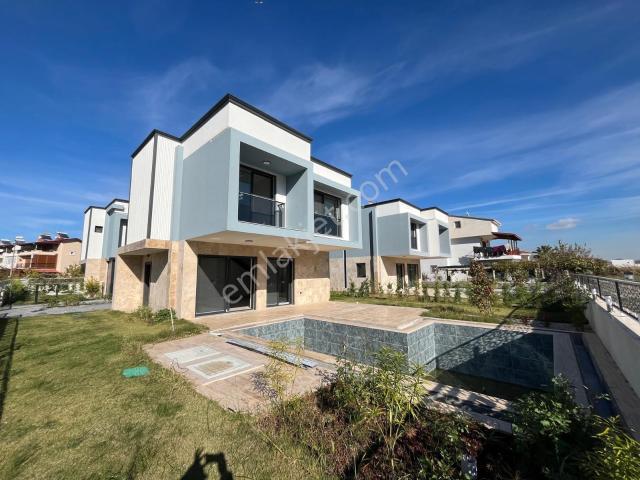 Otomatik Tepe, Kuşadası içerisinde satılık Villa
