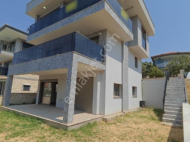 Kuşadasi, Aydin içerisinde satılık Villa