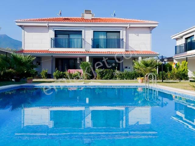 Güzelçamlı Mahallesi, Kuşadası içerisinde satılık Villa