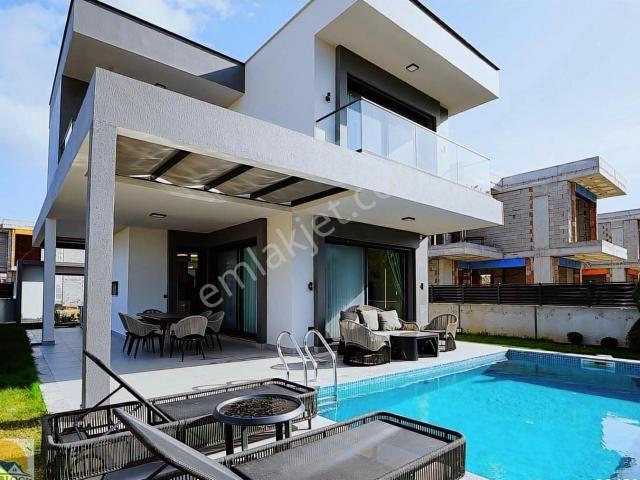 Kuşadasi, Aydin içerisinde satılık Villa
