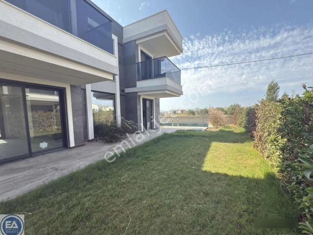 Kuşadasi, Aydin içerisinde satılık Villa