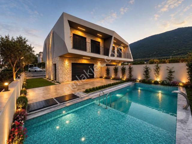 Kuşadasi, Aydin içerisinde satılık Villa
