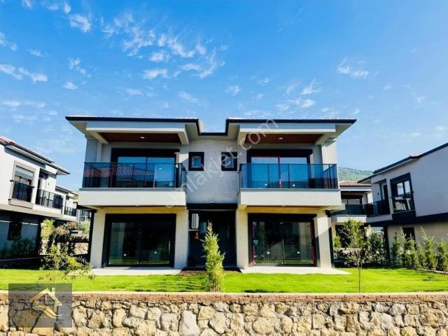 Kuşadasi, Aydin içerisinde satılık Villa