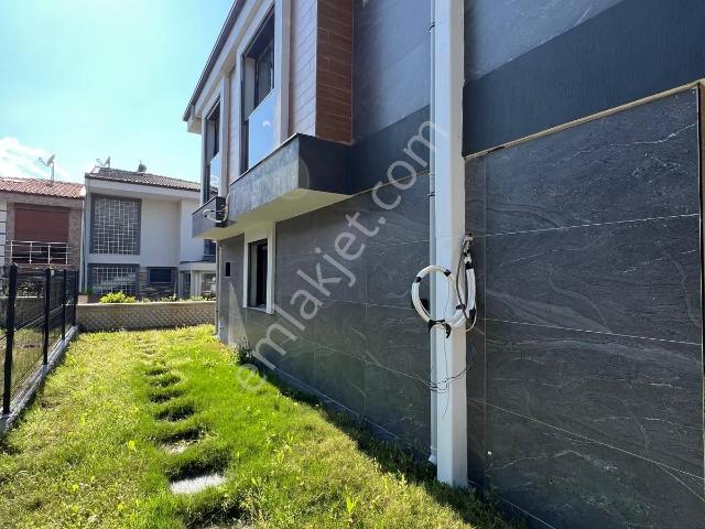 Kuşadasi içerisinde satılık Villa