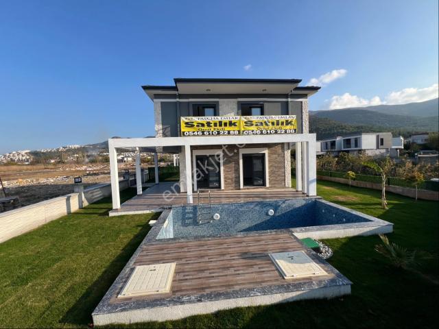 Kuşadasi içerisinde satılık Villa