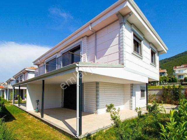 Kuşadasi içerisinde satılık Villa