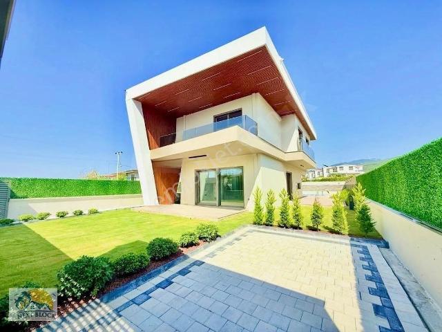 Kuşadasi, Aydin içerisinde satılık Villa