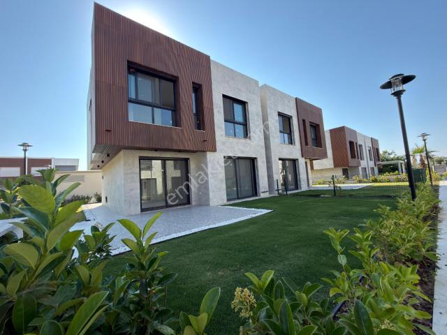 Kuşadasi, Aydin içerisinde satılık Villa