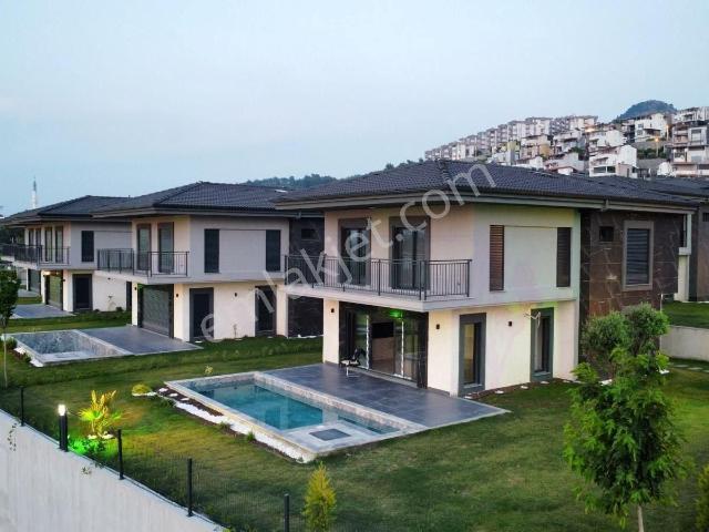 Kuşadasi içerisinde satılık Villa