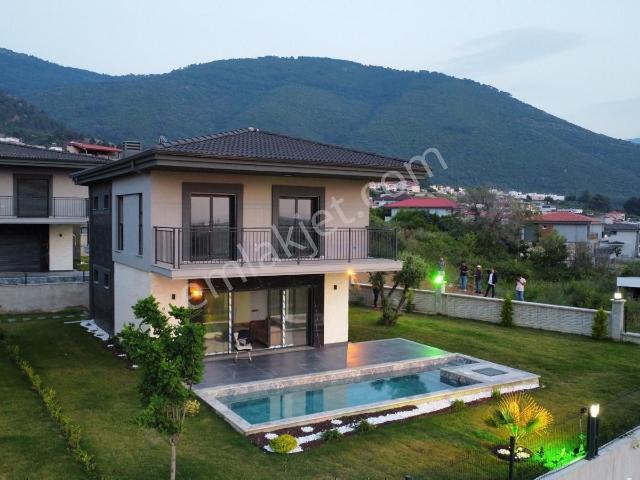 Kuşadasi, Aydin içerisinde satılık Villa