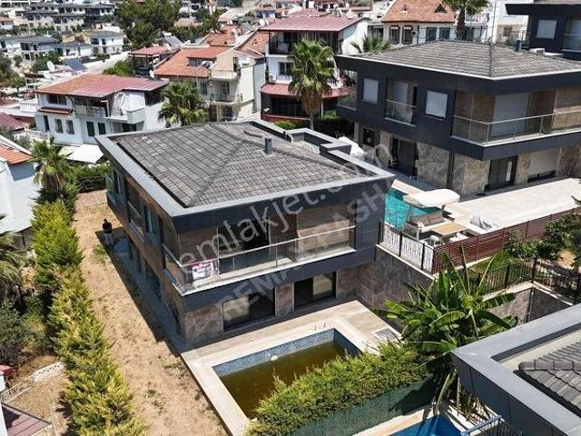 Kadınlar Denizi, Kuşadası içerisinde satılık Villa