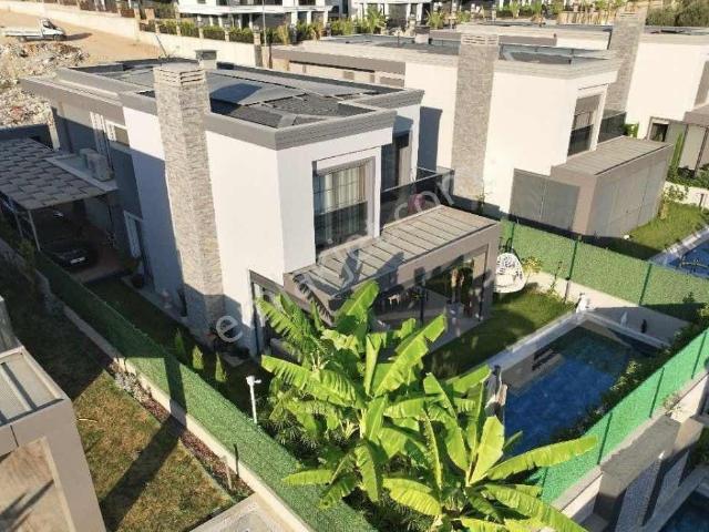 Kuşadasi, Aydin içerisinde satılık Villa
