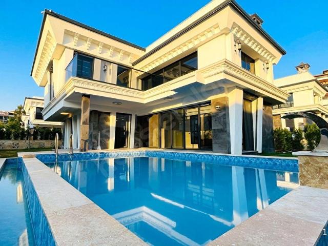 Kadınlar Denizi, Kuşadası içerisinde satılık Villa