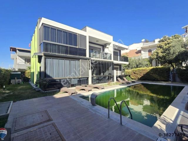 Kuşadasi, Aydin içerisinde satılık Villa