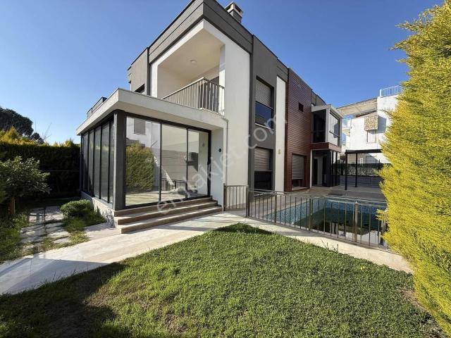 Kuşadasi, Aydin içerisinde satılık Villa