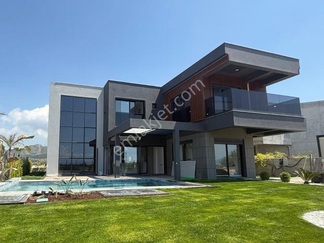 Kuşadasi, Aydin içerisinde satılık Villa