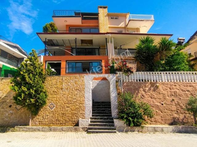 Kuşadasi, Aydin içerisinde satılık Villa