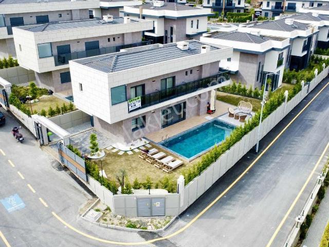 Karaova, Kuşadası içerisinde kiralık Villa