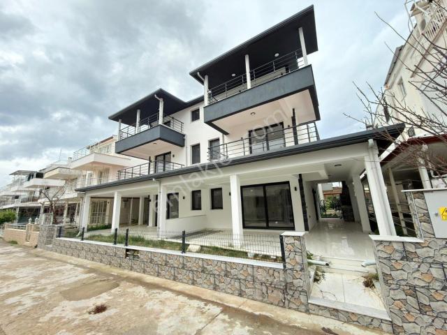 Kuşadasi, Aydin içerisinde satılık Arsa