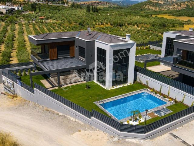 Kuşadasi, Aydin içerisinde satılık Villa