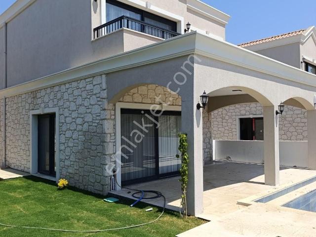 Kuşadasi, Aydin içerisinde satılık Villa