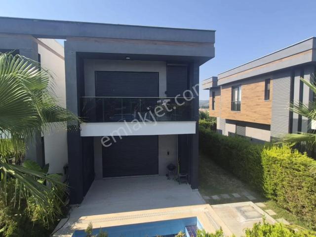 Kuşadasi, Aydin içerisinde satılık Villa
