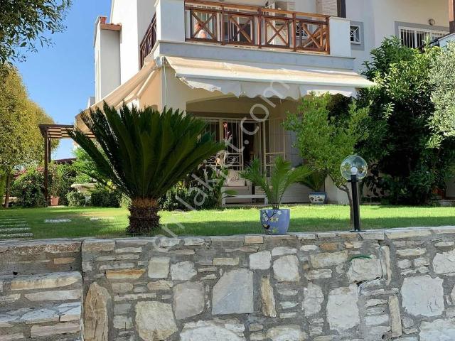 Kuşadasi, Aydin içerisinde kiralık Villa