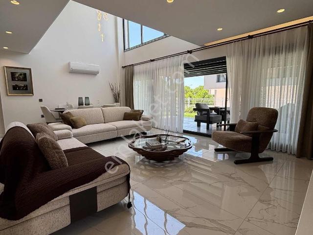 Kuşadasi, Aydin içerisinde satılık Villa