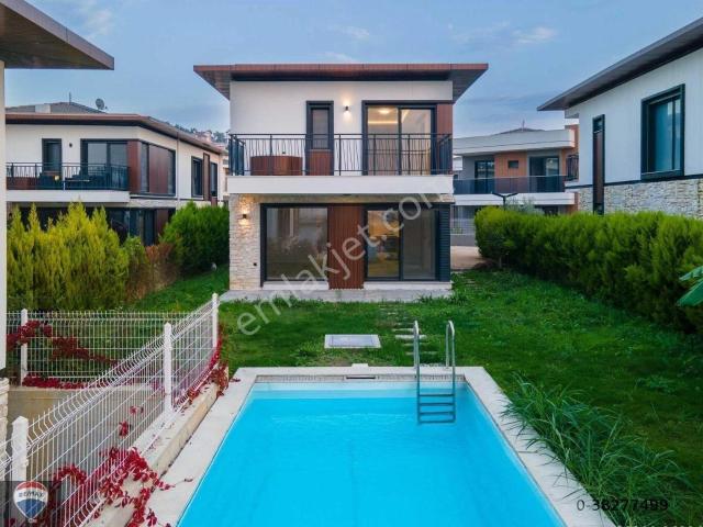 Kuşadasi, Aydin içerisinde satılık Villa