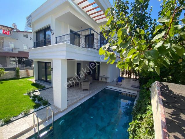 Kuşadasi, Aydin içerisinde satılık Villa